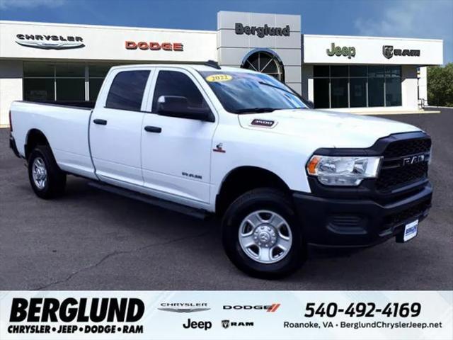 2022 RAM 3500 Tradesman Crew Cab 4x4 8 Box