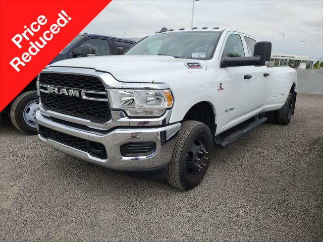 2022 RAM 3500 Tradesman Crew Cab 4x4 8 Box