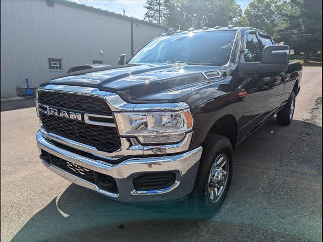 2024 RAM 2500 Tradesman Crew Cab 4x4 8 Box