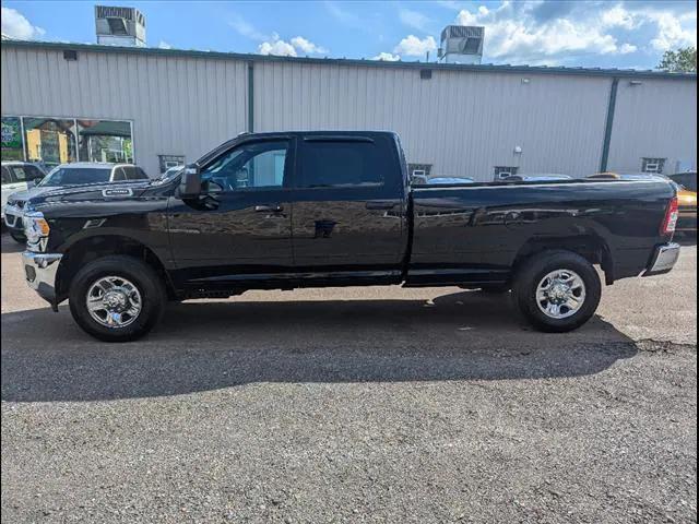 2024 RAM 2500 Tradesman Crew Cab 4x4 8 Box