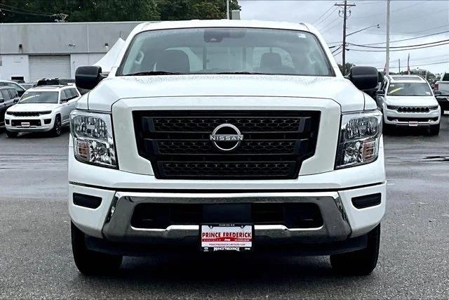 2023 Nissan TITAN Crew Cab SV 4x4