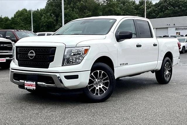 2023 Nissan TITAN Crew Cab SV 4x4