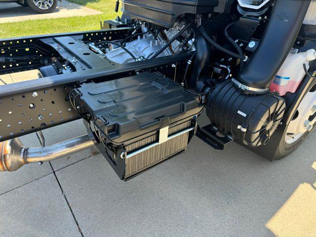 2025 Chevrolet 5500 wt