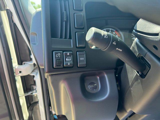 2025 Chevrolet 5500 wt