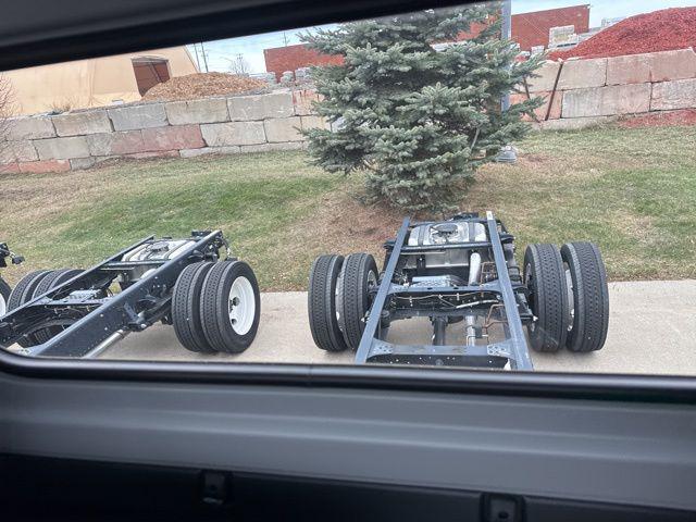 2025 Chevrolet 5500 wt