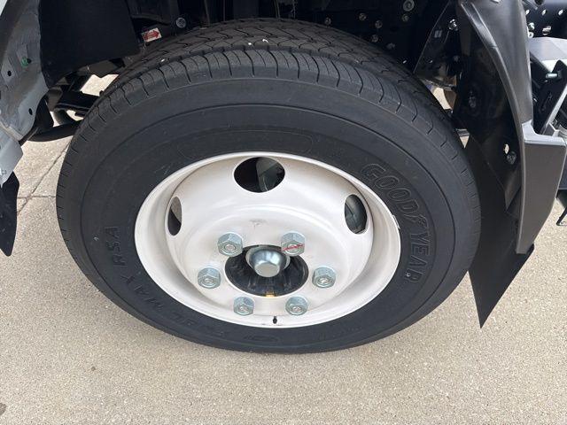 2025 Chevrolet 5500 wt