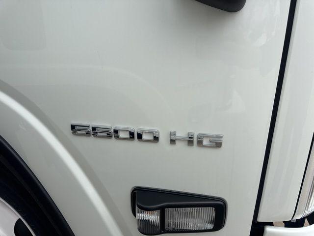 2025 Chevrolet 5500 wt