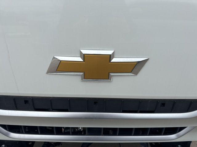 2025 Chevrolet 5500 wt