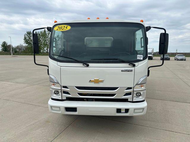 2025 Chevrolet 5500 wt