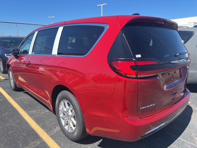 2024 Chrysler Pacifica PACIFICA TOURING L