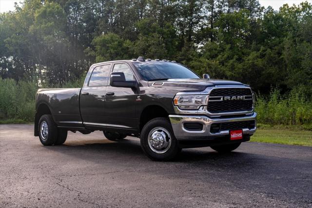 2024 RAM Ram 3500 RAM 3500 TRADESMAN CREW CAB 4X4 8 BOX