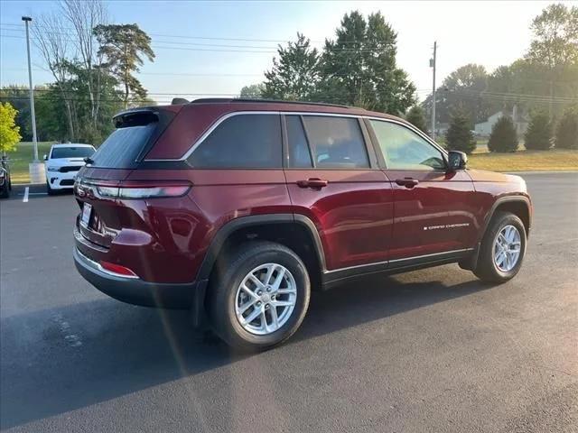 2024 Jeep Grand Cherokee GRAND CHEROKEE LAREDO X 4X4