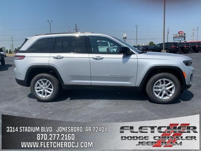 2024 Jeep Grand Cherokee GRAND CHEROKEE LAREDO X 4X2