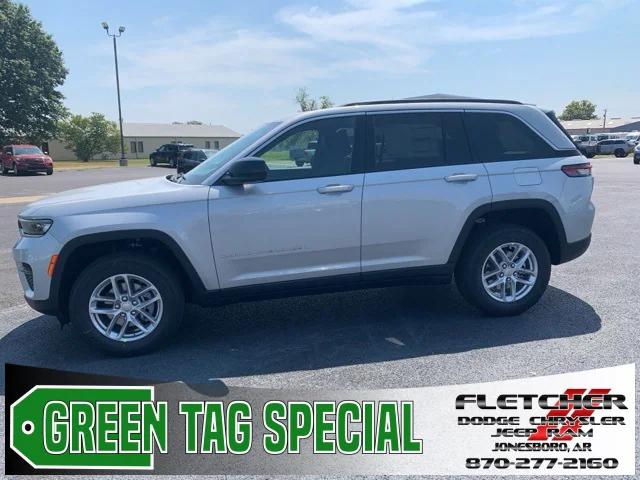 2024 Jeep Grand Cherokee GRAND CHEROKEE LAREDO X 4X2