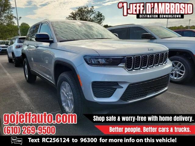 2024 Jeep Grand Cherokee GRAND CHEROKEE LAREDO 4X4