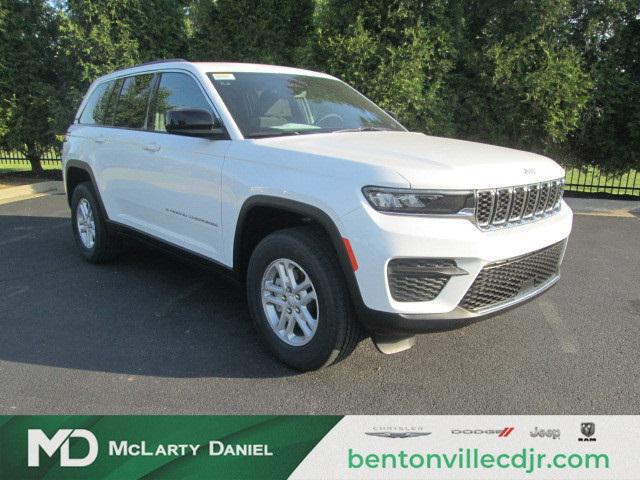 2024 Jeep Grand Cherokee GRAND CHEROKEE LAREDO 4X4