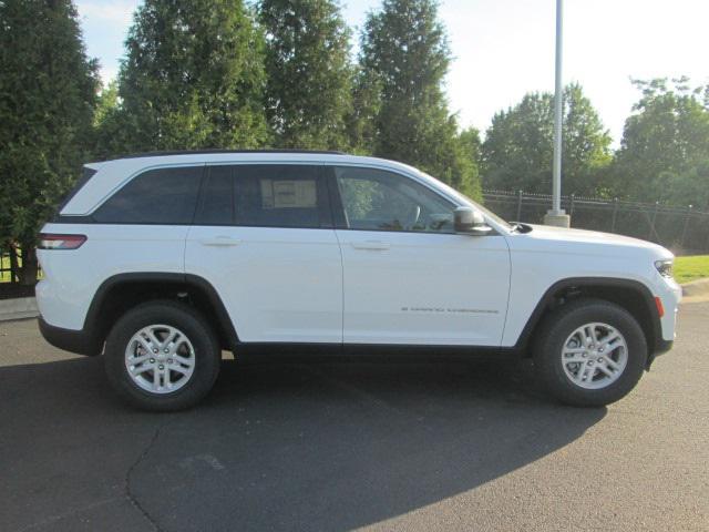 2024 Jeep Grand Cherokee GRAND CHEROKEE LAREDO 4X4