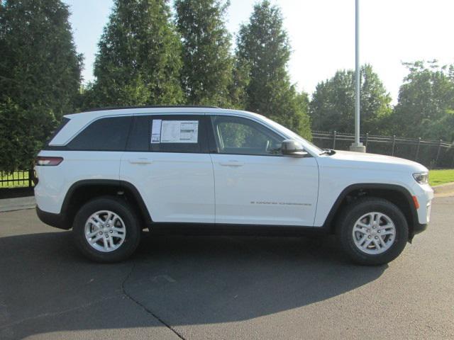 2024 Jeep Grand Cherokee GRAND CHEROKEE LAREDO 4X4