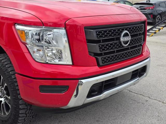2023 Nissan Titan Crew Cab SV 4x4