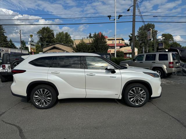 2021 Toyota Highlander Hybrid Platinum