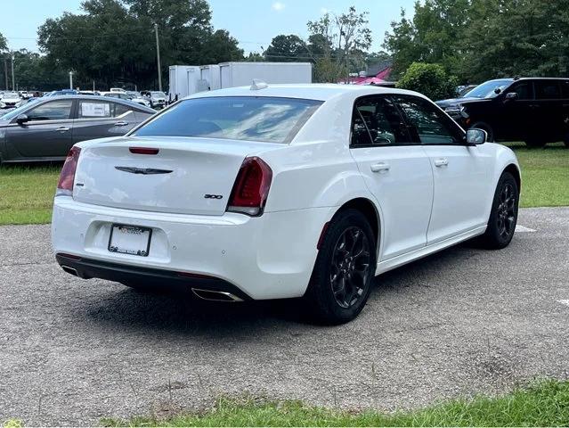 2021 Chrysler 300 Touring L AWD