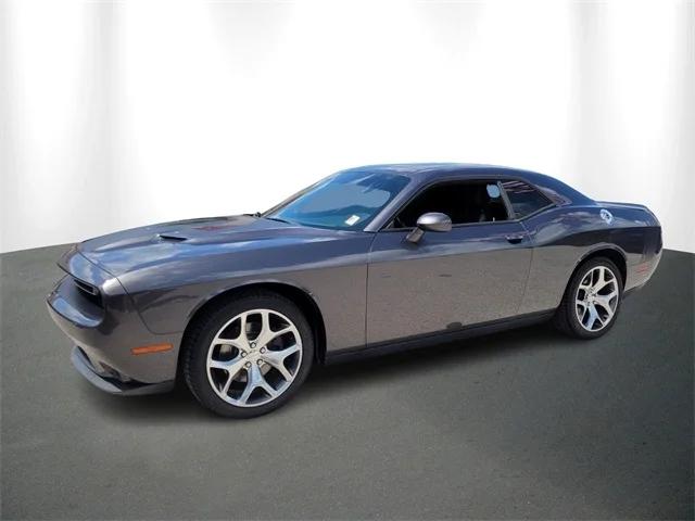 2016 Dodge Challenger SXT Plus