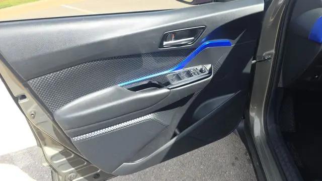 2021 Toyota C-HR XLE
