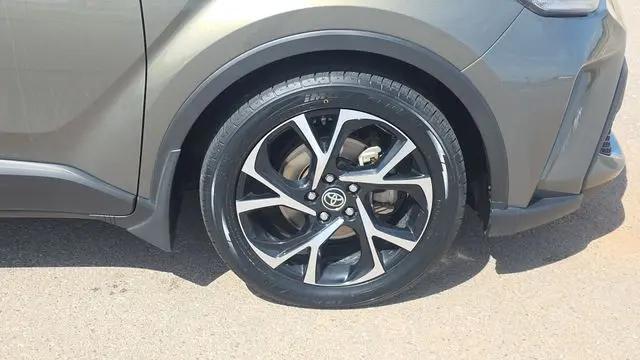 2021 Toyota C-HR XLE