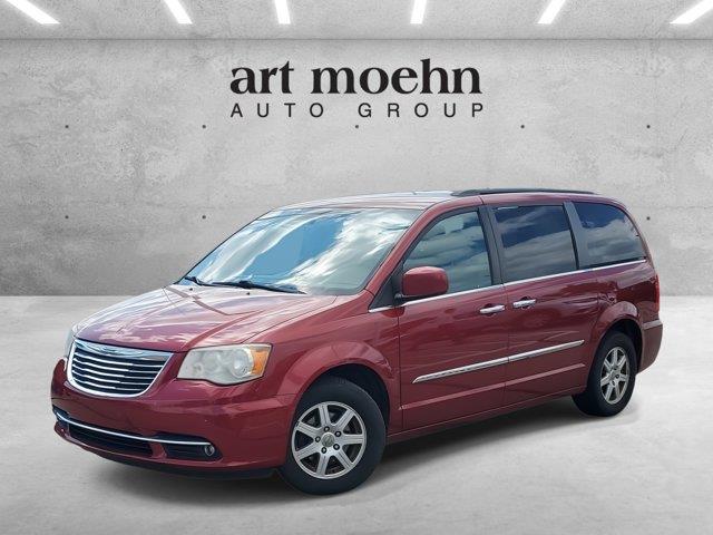 2011 Chrysler Town & Country Touring's photo