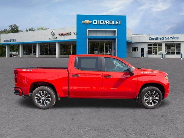 2023 Chevrolet Silverado 1500 4WD Crew Cab Short Bed Custom