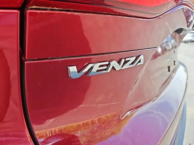 2023 Toyota Venza LE