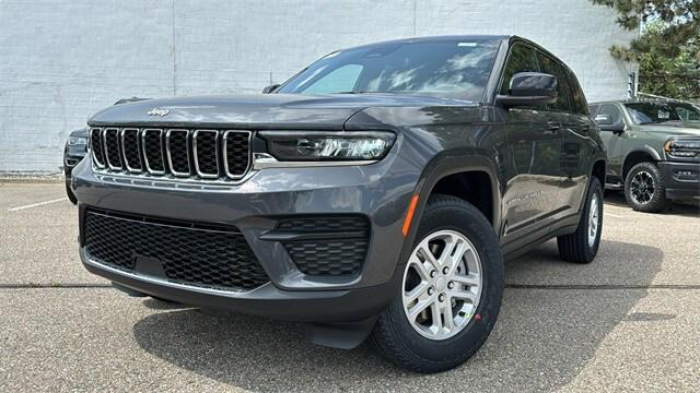 2024 Jeep Grand Cherokee GRAND CHEROKEE LAREDO 4X4