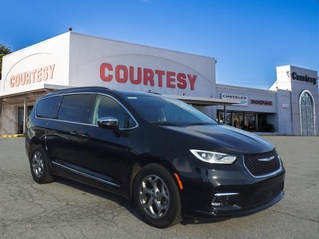 2023 Chrysler Pacifica Limited AWD