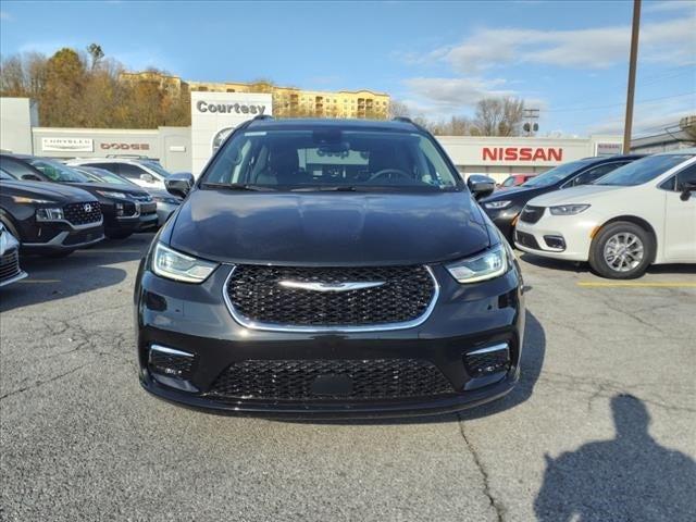 2023 Chrysler Pacifica Limited AWD