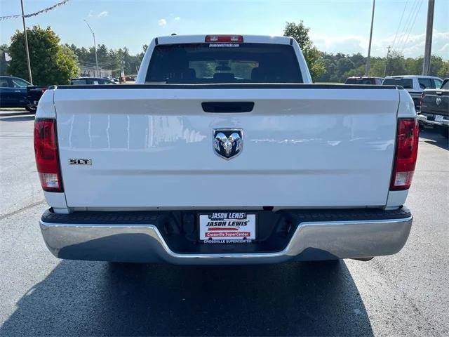 2022 RAM 1500 Classic SLT Crew Cab 4x2 57 Box