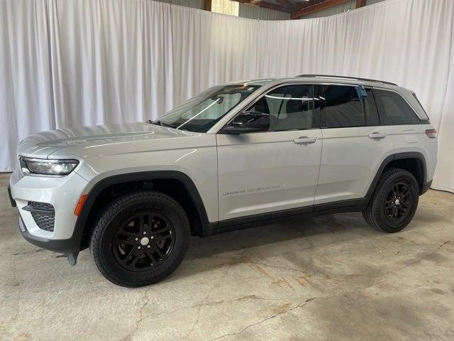 2023 Jeep Grand Cherokee Laredo 4x4