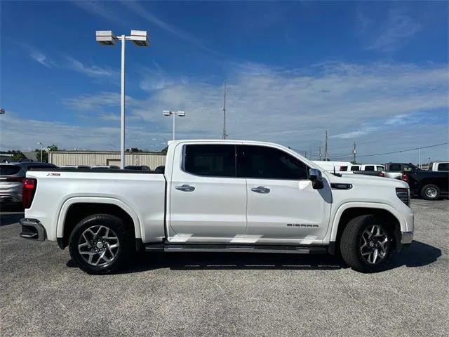 2022 GMC Sierra 1500 4WD Crew Cab Short Box SLT