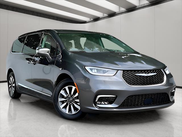 2022 Chrysler Pacifica Hybrid Limited