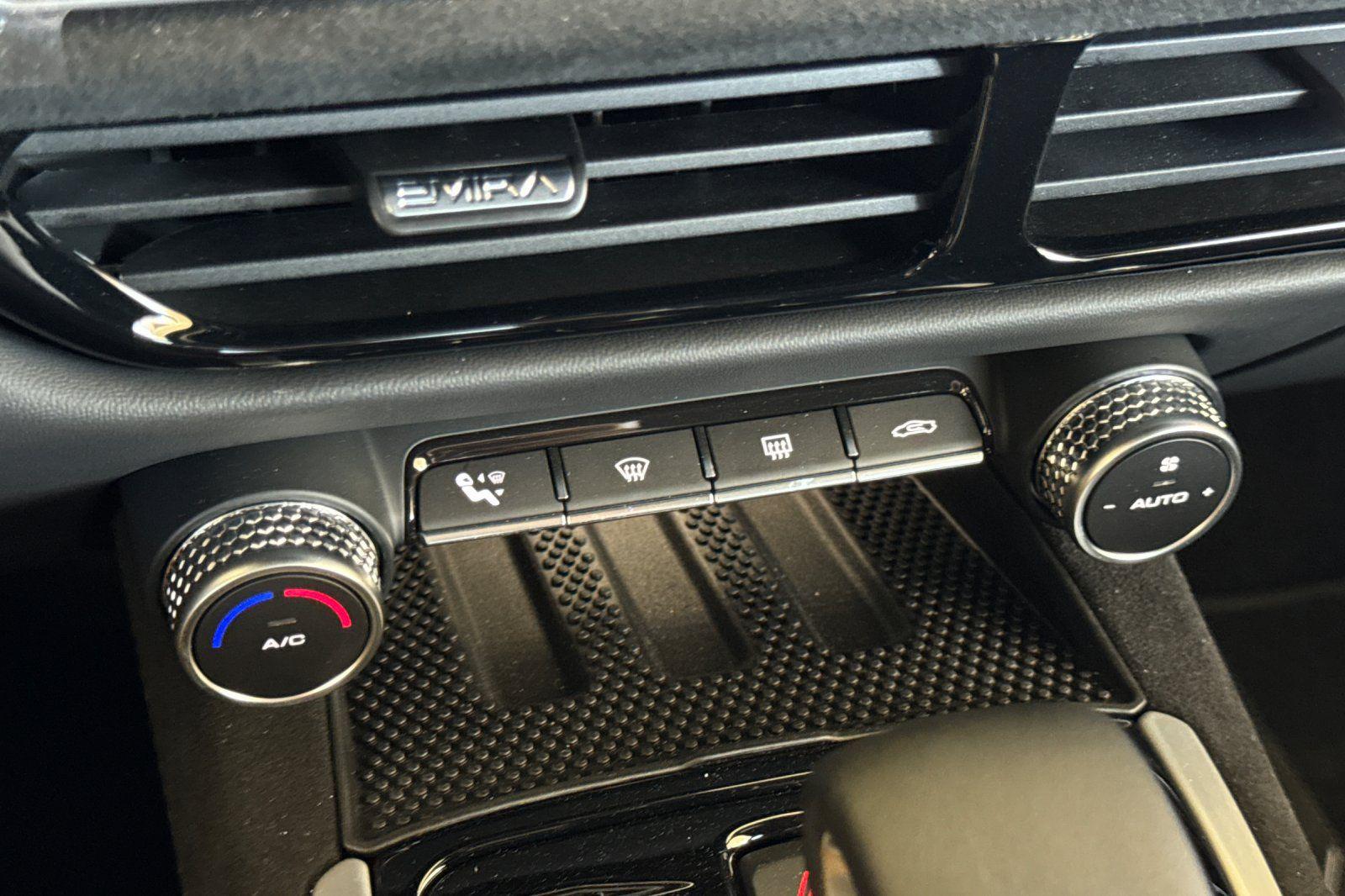 2024 Lotus Emira First Edition - Photo 19