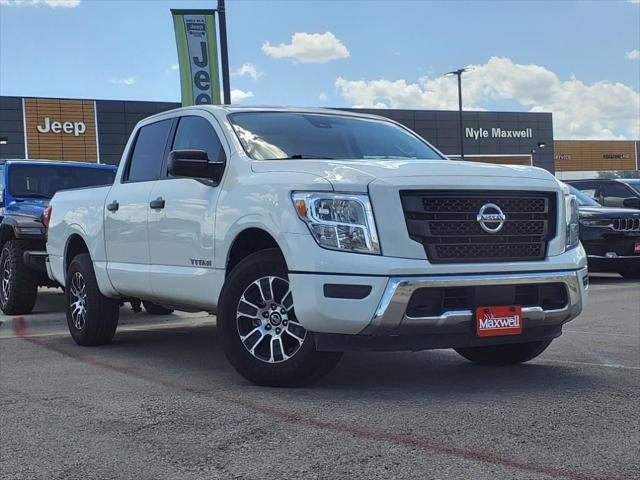 2022 Nissan TITAN Crew Cab SV 4x4