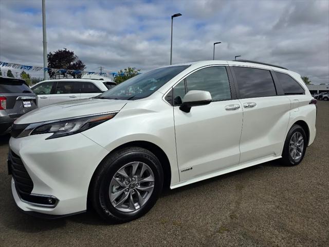 2021 Toyota Sienna XLE