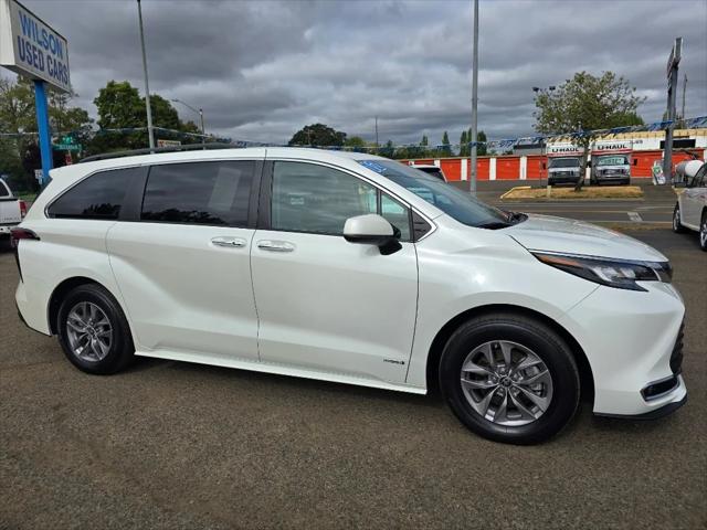 2021 Toyota Sienna XLE