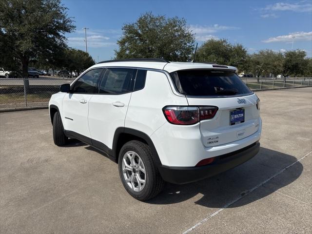 2025 Jeep Compass COMPASS LATITUDE 4X4