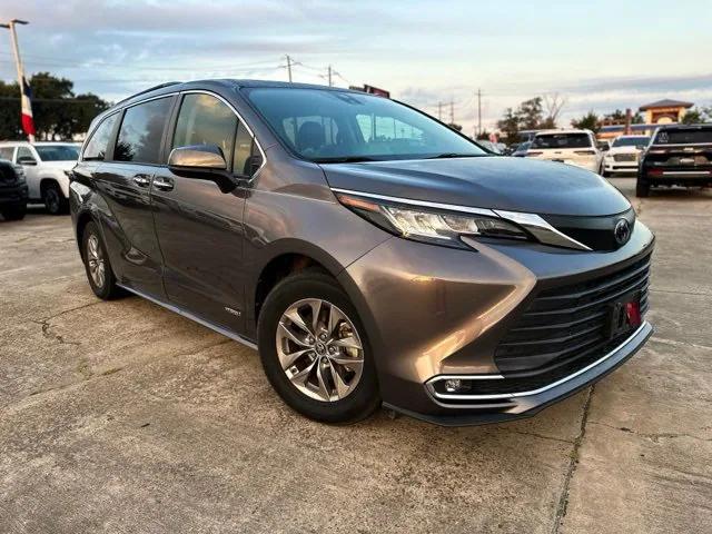 2021 Toyota Sienna XLE