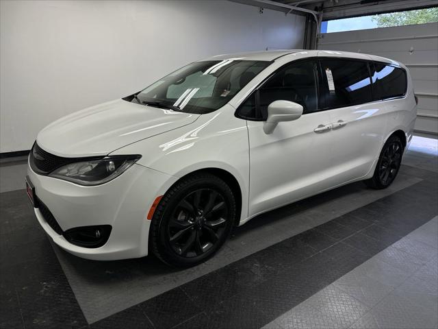 2020 Chrysler Pacifica Touring