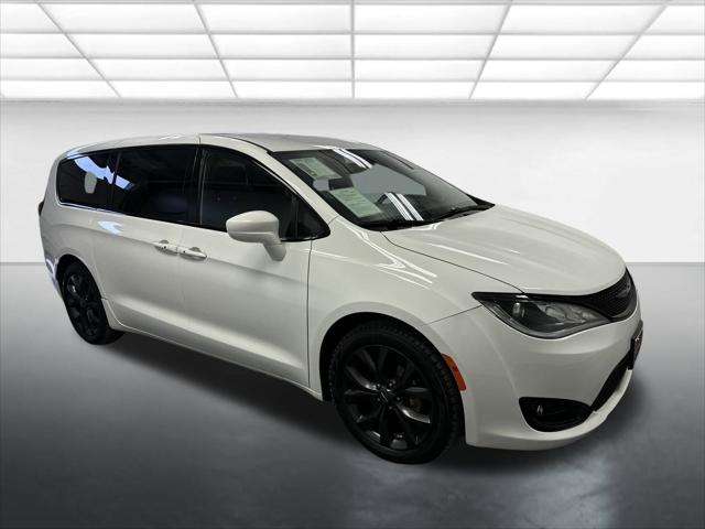 2020 Chrysler Pacifica Touring