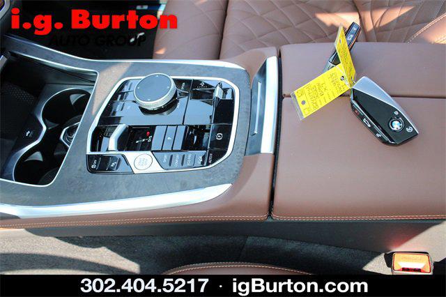 2025 BMW X7 xDrive40i