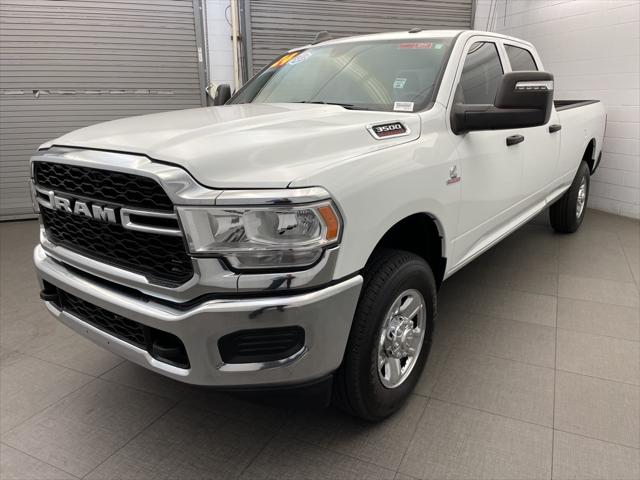 2024 RAM 3500 Tradesman Crew Cab 4x4 8 Box