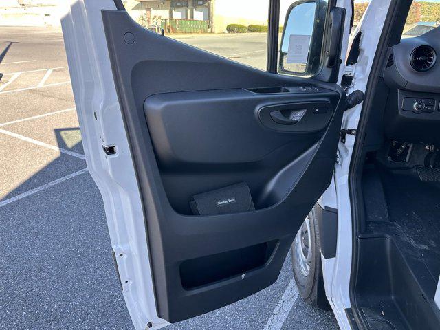 2025 Mercedes-Benz Sprinter 2500 Standard Roof 4-Cyl Diesel