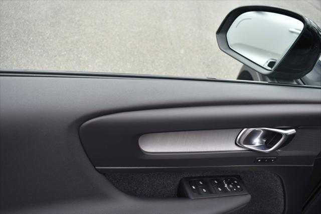 2025 Volvo XC40 Plus Dark Theme